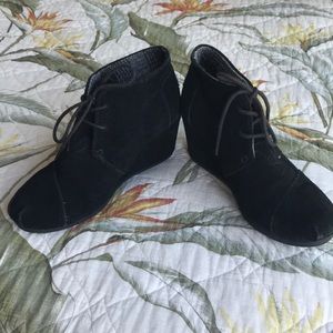 TOMS - Wedge Booties